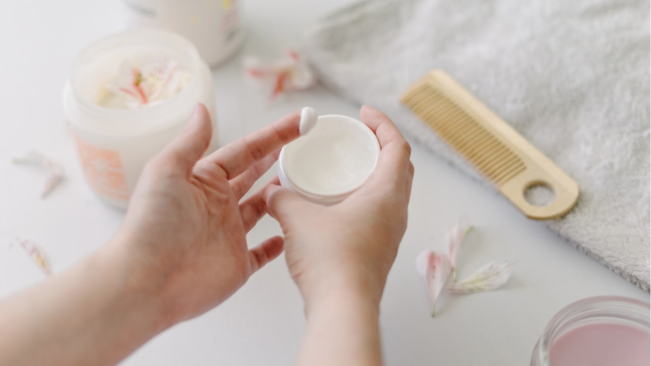 スキンケアクリームの種類は？使用可能な部位と選び方