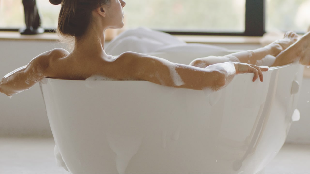 今すぐできるデコルテのケア方法5つ