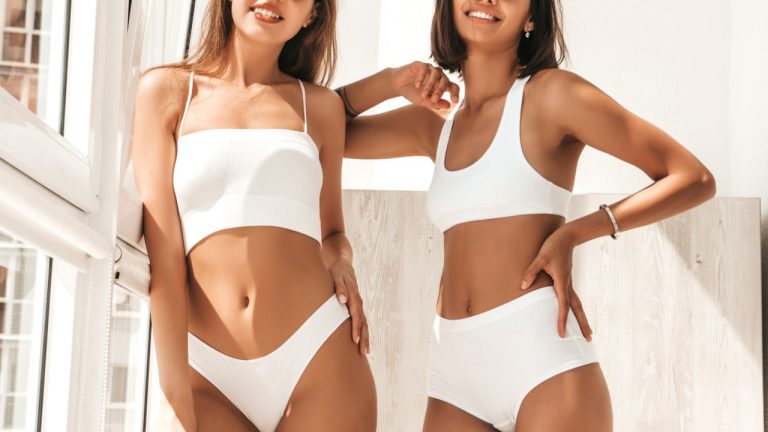 アンダーヘアの自己処理後にチクチクする！対処法はある？